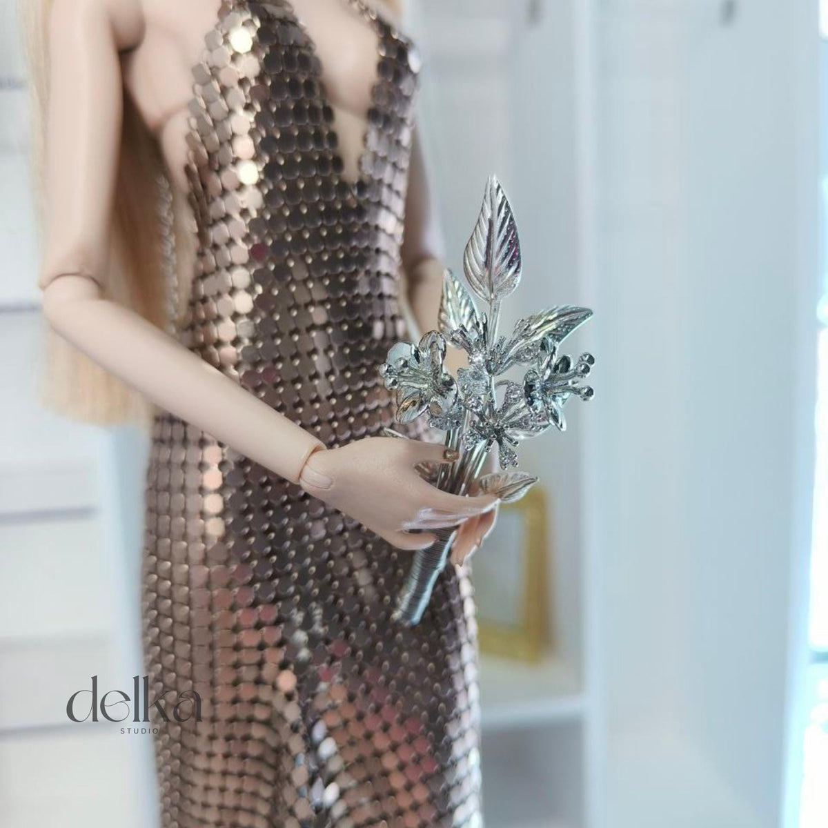 Metal bouquet of flowers for 1/6 scale or 12-inch dolls, miniature bouquet