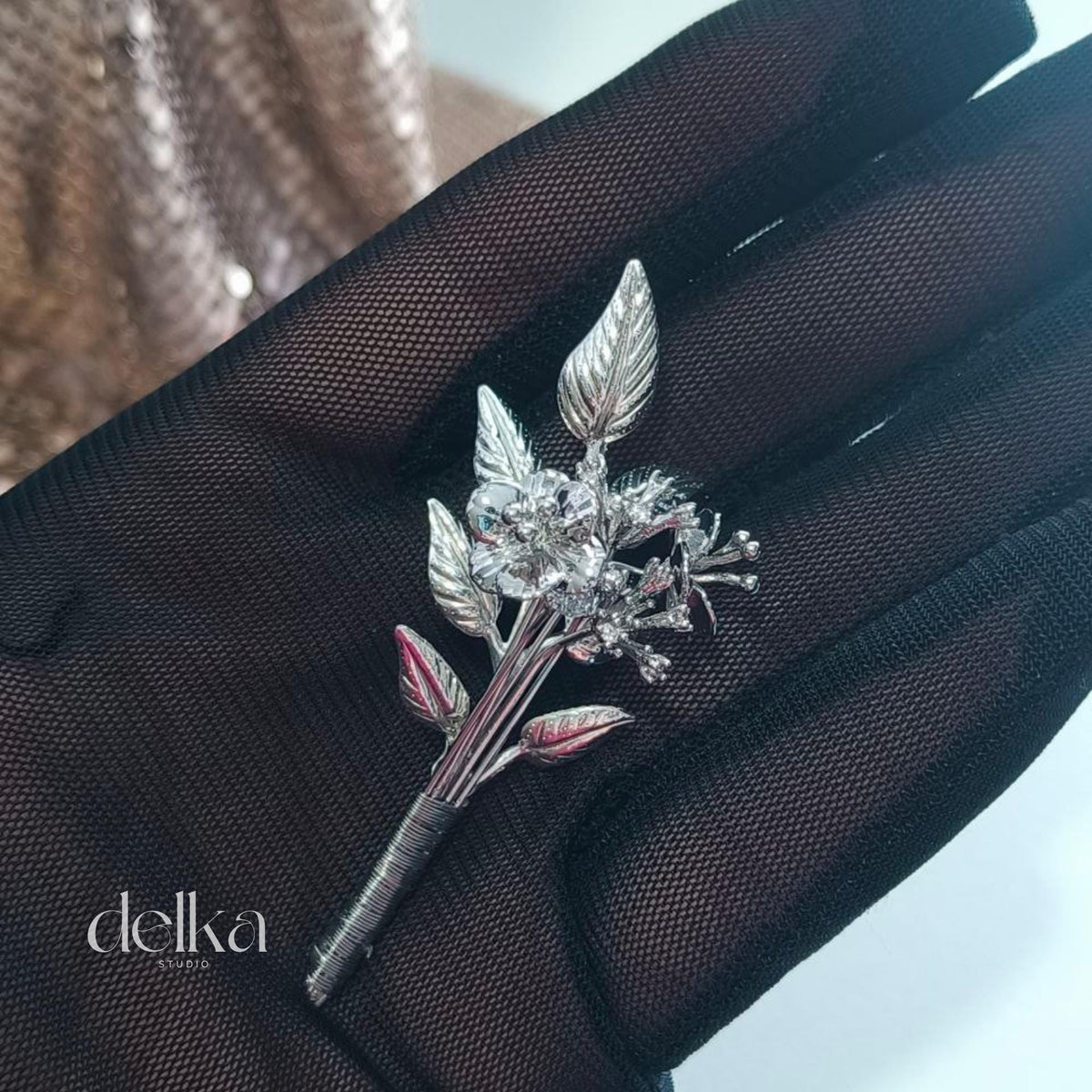 Metal bouquet of flowers for 1/6 scale or 12-inch dolls, miniature bouquet