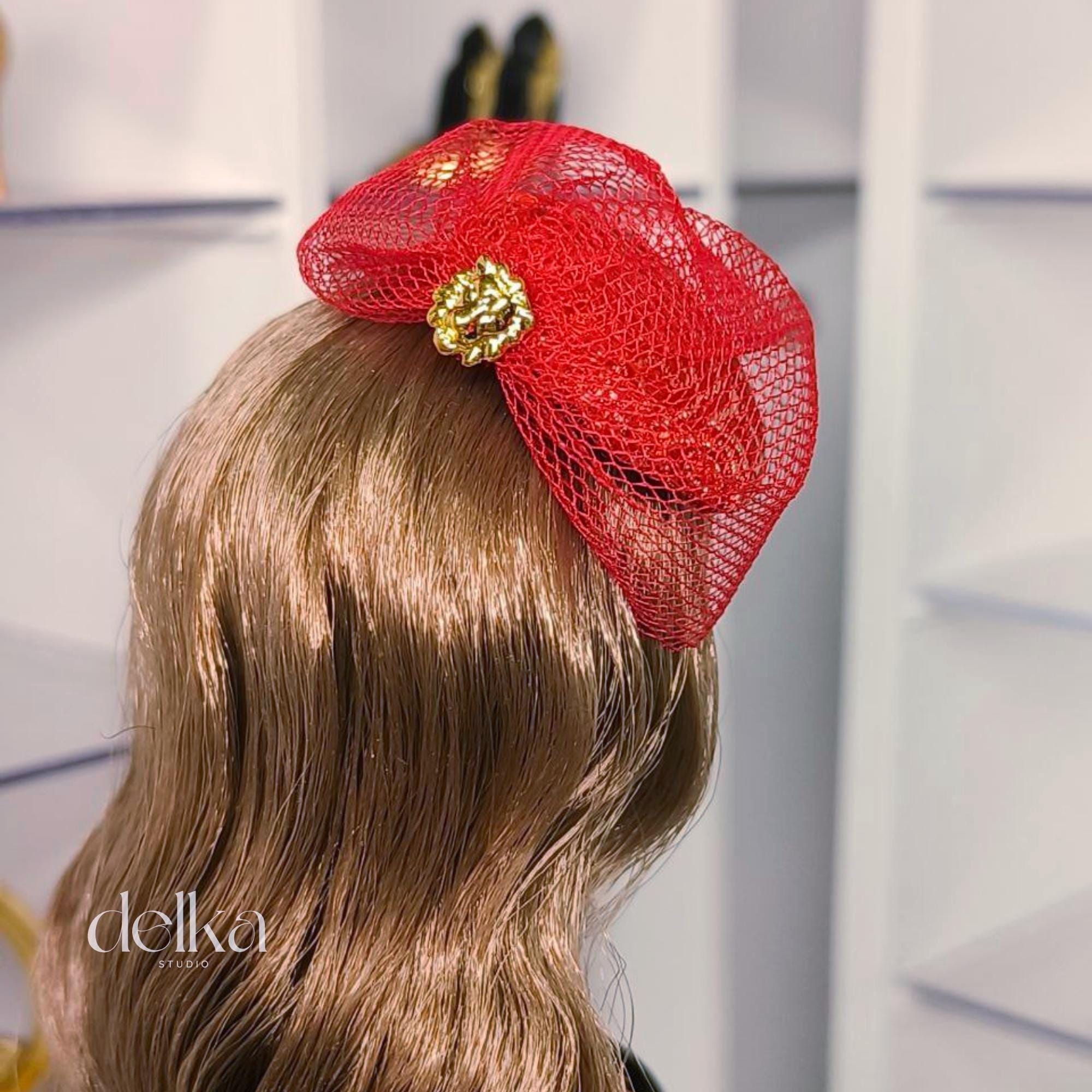 Fascinator 12 inch vintage-style headdress for fashion dolls