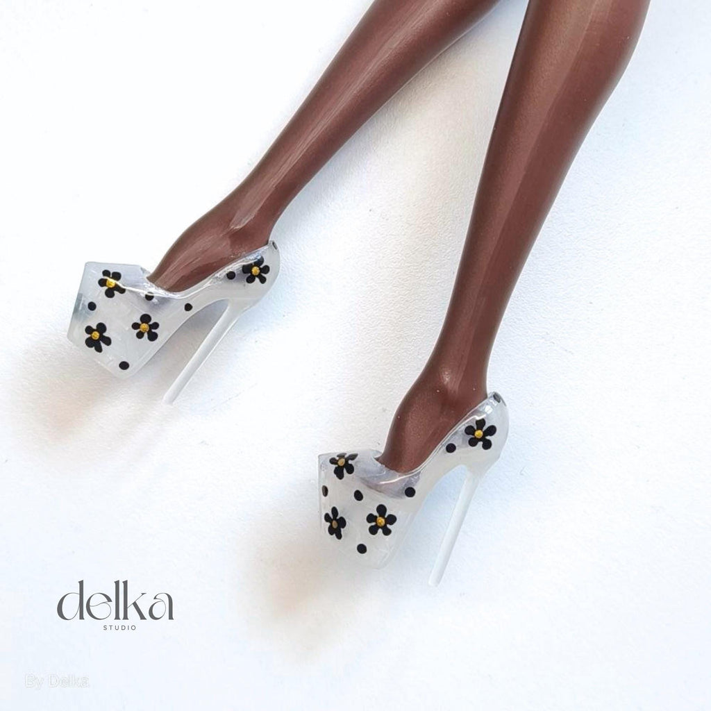 Floral-print shoes for 1/6-scale fashion dolls