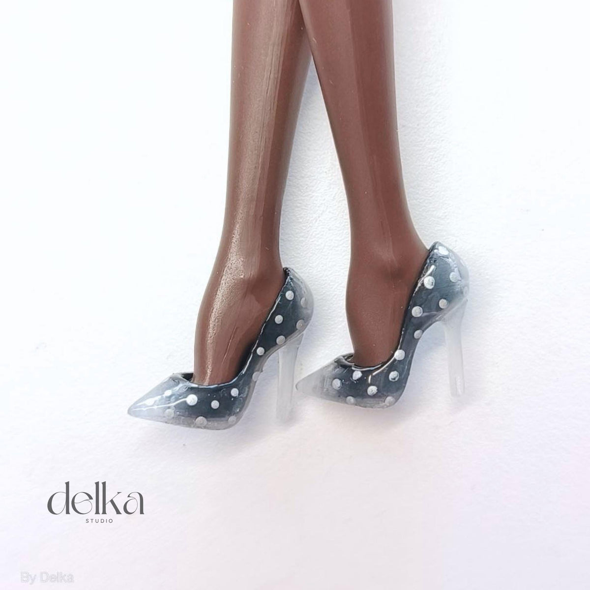 Translucent shoes with silver polka dots for 1/6-scale fashion dolls