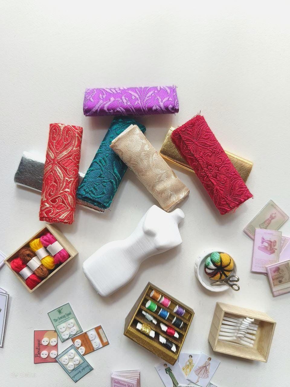Set of small sewing items for dollhouses, vintage accessories in 1/12 scale