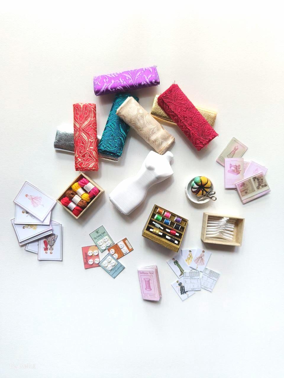 Set of small sewing items for dollhouses, vintage accessories in 1/12 scale