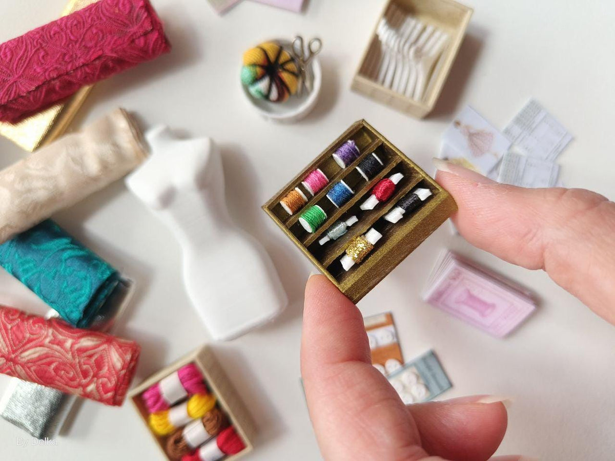 Set of small sewing items for dollhouses, vintage accessories in 1/12 scale