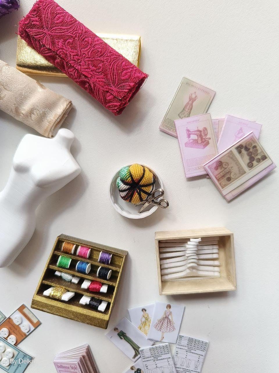 Set of small sewing items for dollhouses, vintage accessories in 1/12 scale