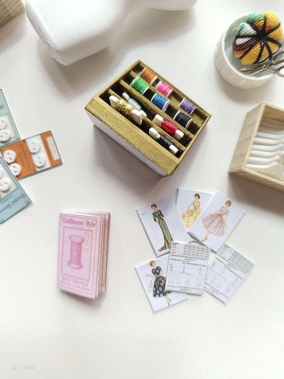 Set of small sewing items for dollhouses, vintage accessories in 1/12 scale