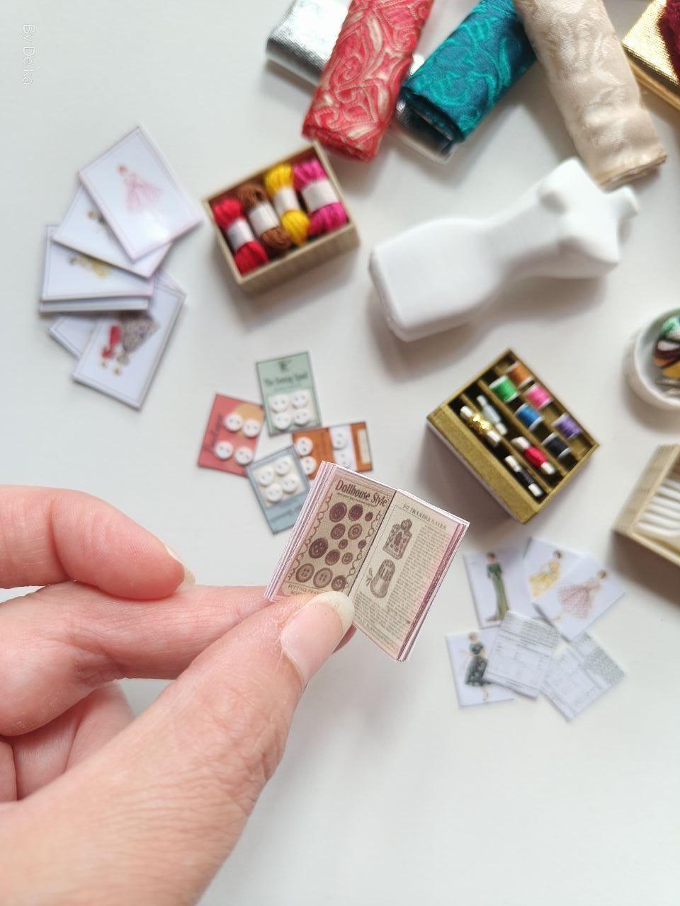 Set of small sewing items for dollhouses, vintage accessories in 1/12 scale