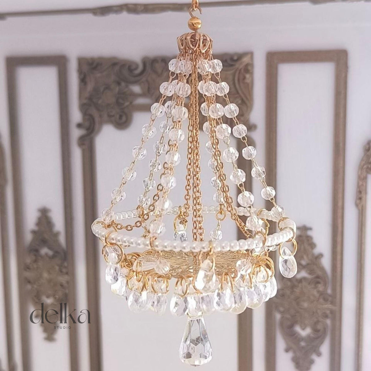 Miniature chandelier for 1:6 scale dolls, teardrop-shaped ceiling lamp for 12-inch dolls